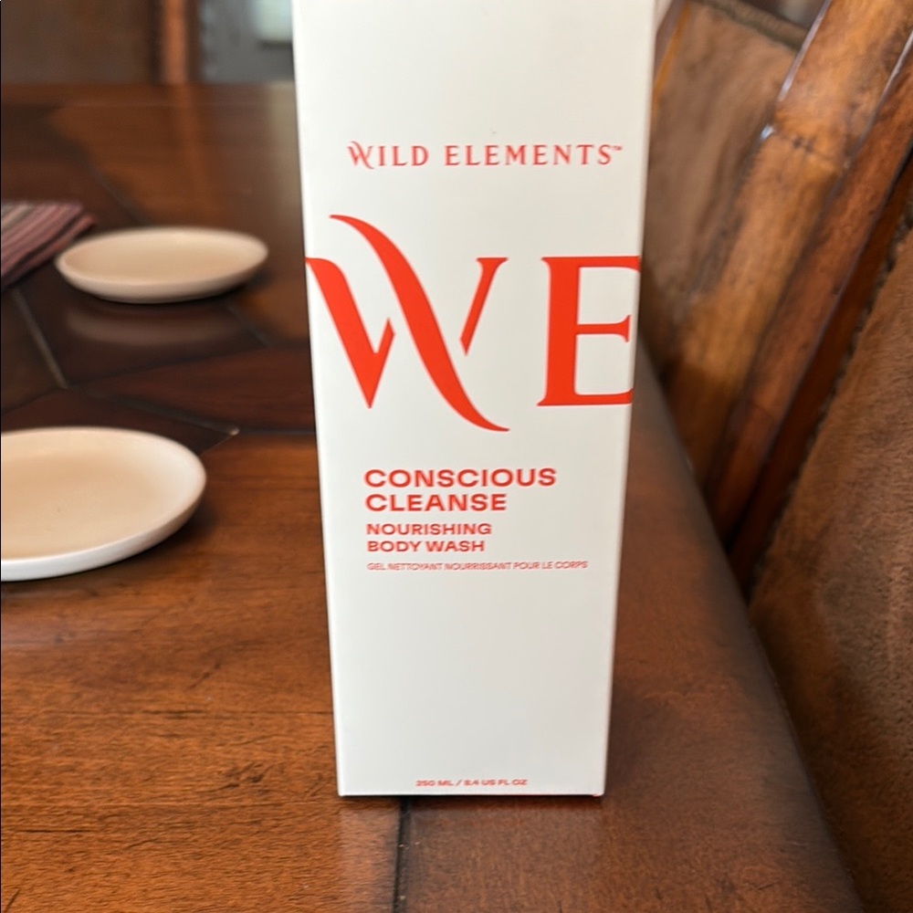 Wild Elements - White and Orange Cleanser Exfoliant Skincare